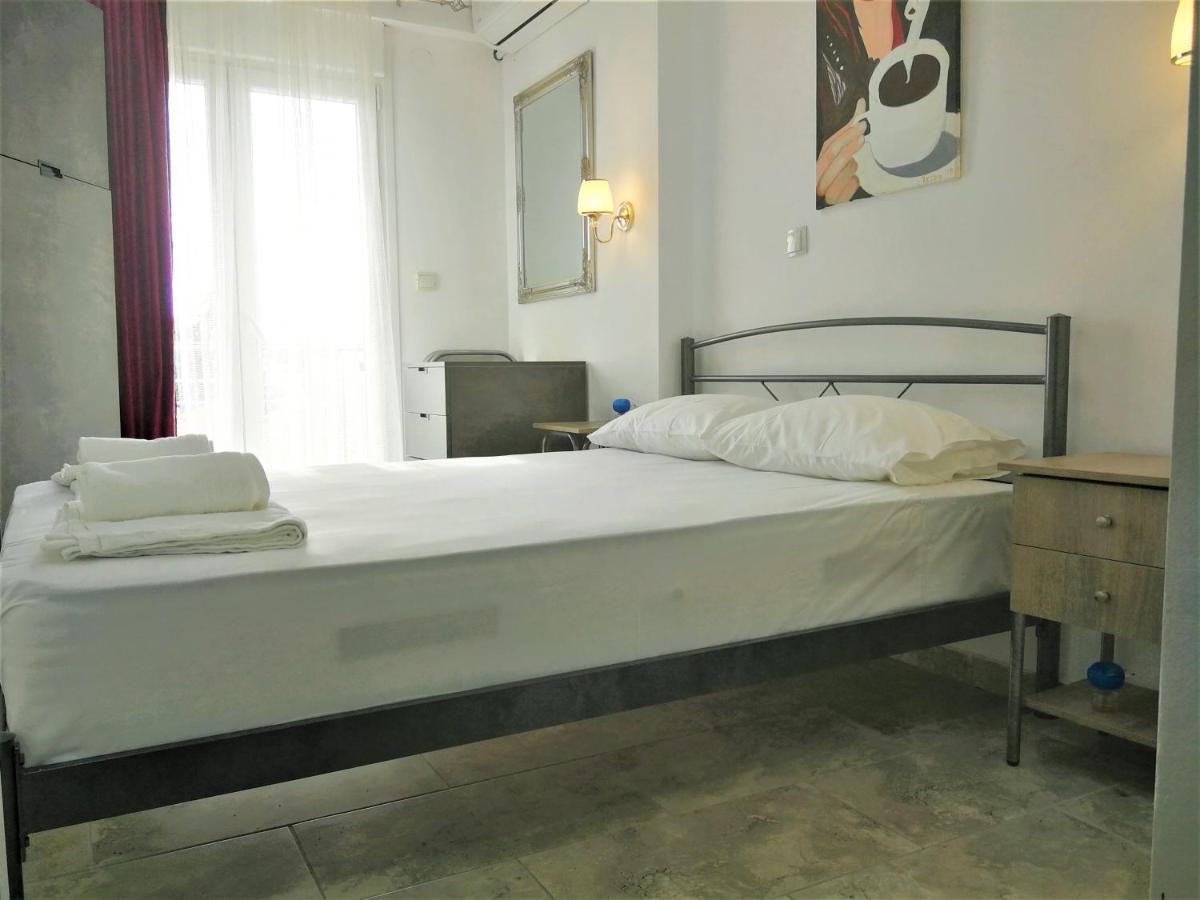 Nea Kallikrateia Artistic Rent Rooms & Apartments מראה חיצוני תמונה